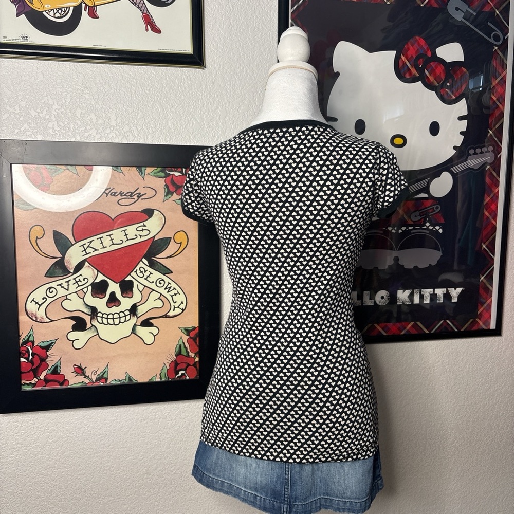 White Heart Button Up Short Sleeve Top - Picture 2 of 5